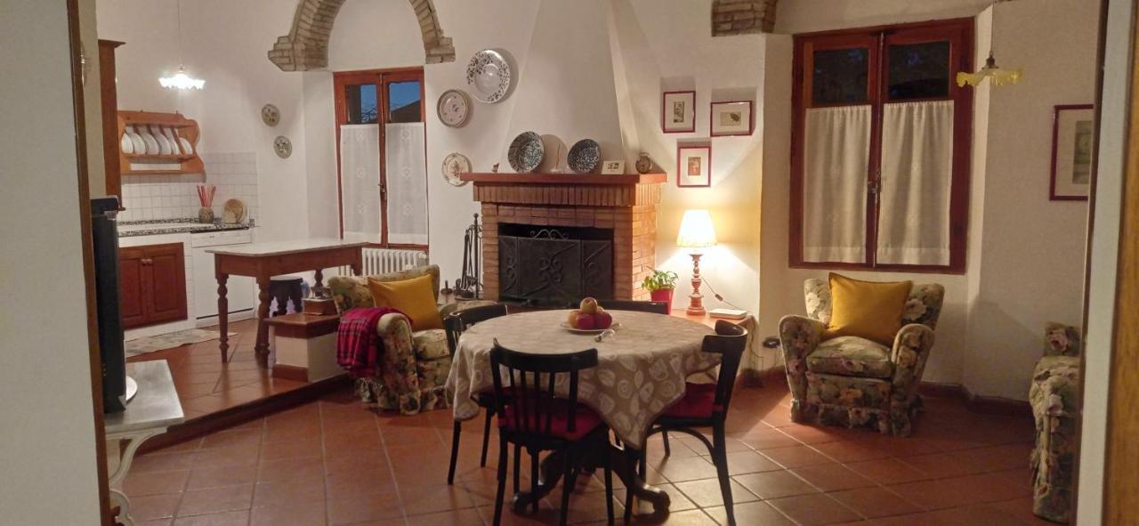 Casa Bartolacci Charme In Bivigliano Dış mekan fotoğraf